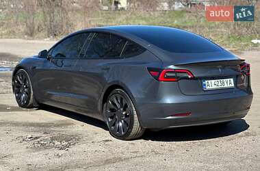 Седан Tesla Model 3 2023 в 