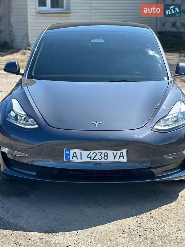 Седан Tesla Model 3 2023 в Фастові