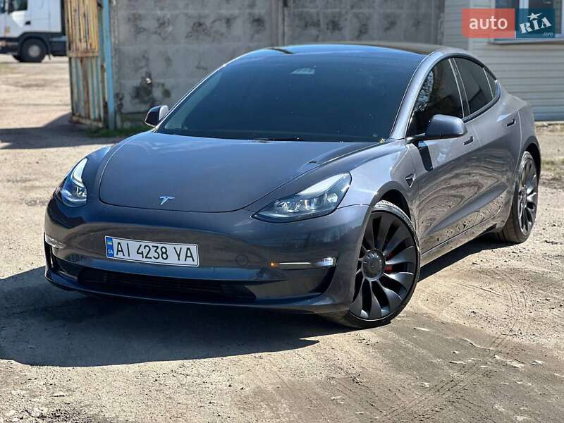 Седан Tesla Model 3 2023 в Фастові