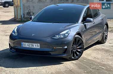 Седан Tesla Model 3 2023 в 