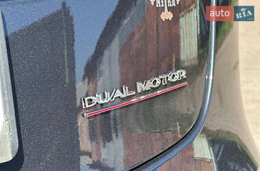 Седан Tesla Model 3 2023 в 