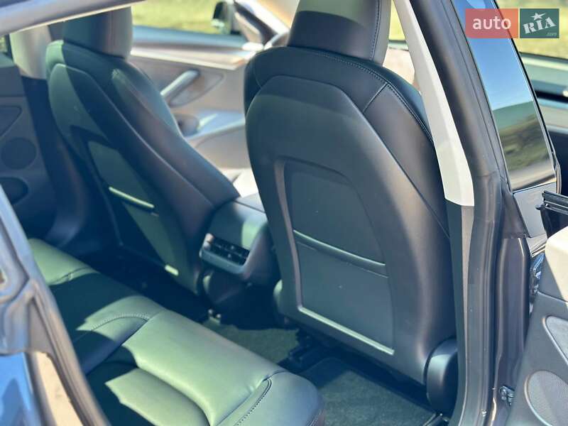 Седан Tesla Model 3 2023 в Фастові