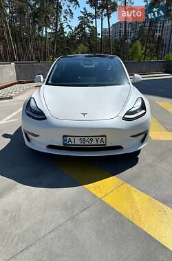 Седан Tesla Model 3 2018 в Ирпене