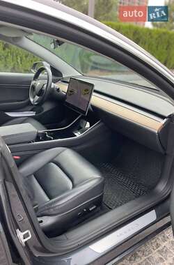 Седан Tesla Model 3 2018 в 