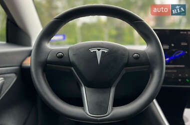 Седан Tesla Model 3 2020 в 