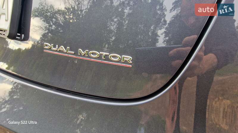 Седан Tesla Model 3 2022 в Киеве