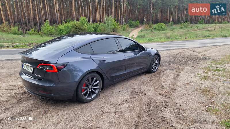 Седан Tesla Model 3 2022 в Киеве