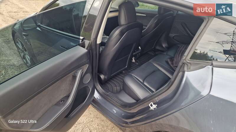 Седан Tesla Model 3 2022 в Киеве