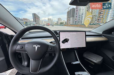 Седан Tesla Model 3 2020 в 
