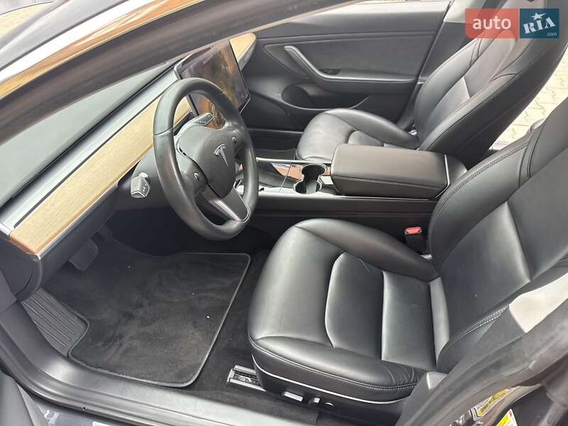 Седан Tesla Model 3 2018 в Хмельницком