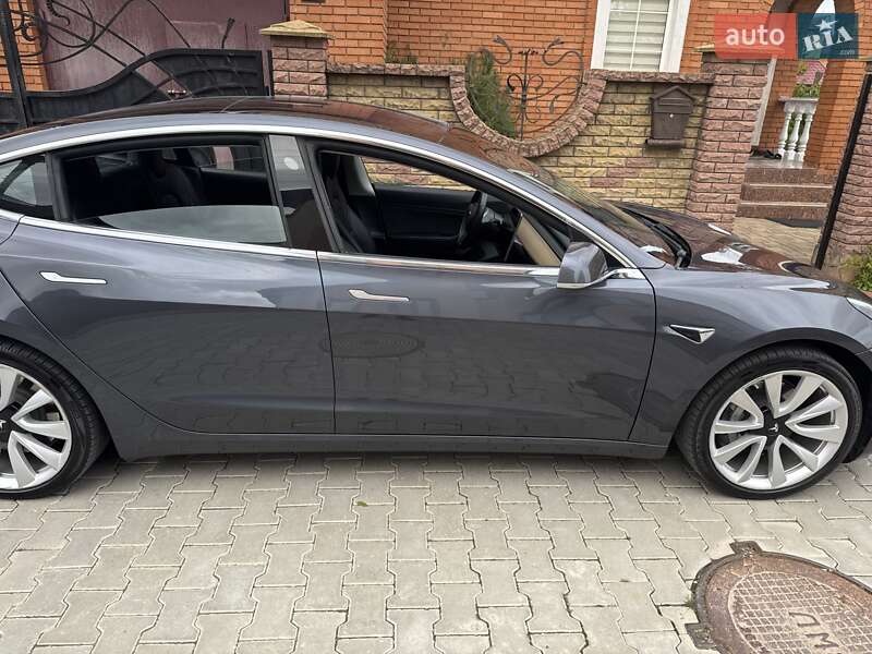 Седан Tesla Model 3 2018 в Хмельницком