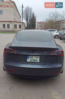 Седан Tesla Model 3 2023 в 