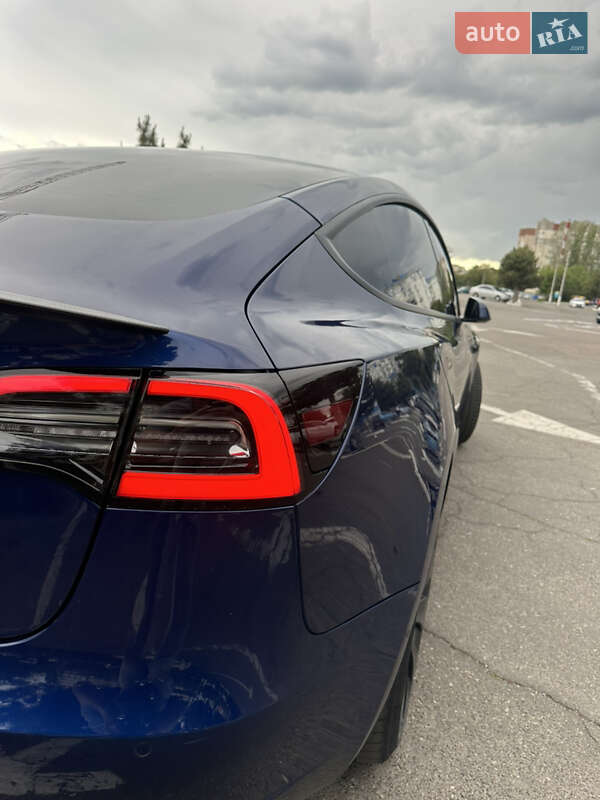 Седан Tesla Model 3 2022 в Одессе