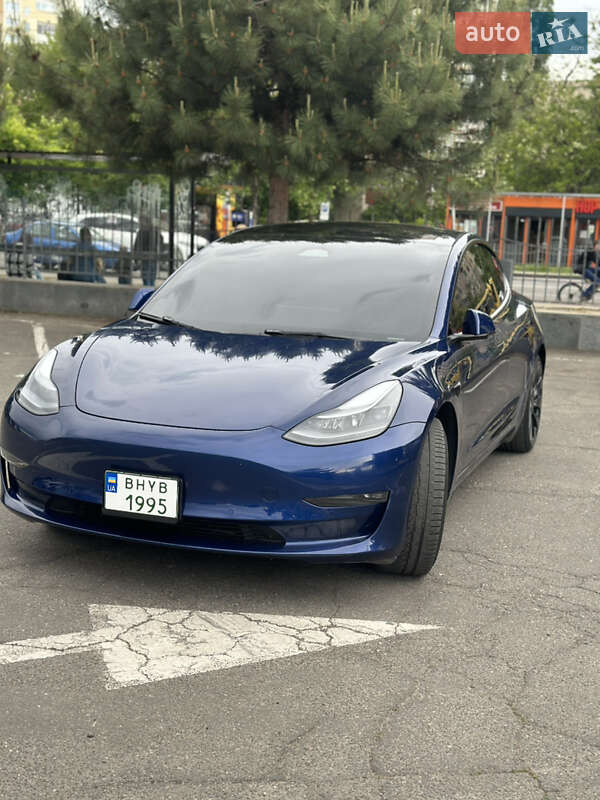 Седан Tesla Model 3 2022 в Одессе
