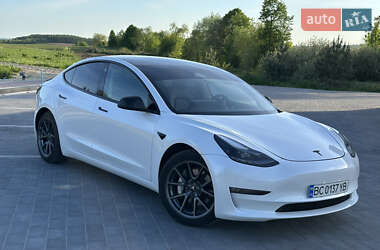 Седан Tesla Model 3 2021 в 