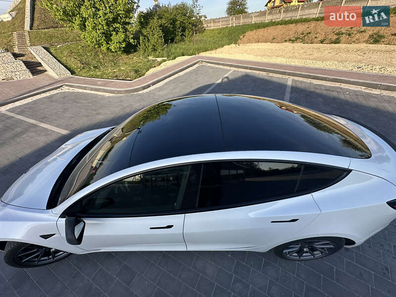 Седан Tesla Model 3 2021 в Львове