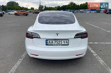 Седан Tesla Model 3 2019 в 