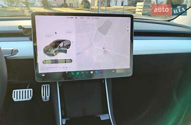Седан Tesla Model 3 2019 в 