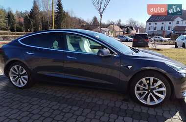 Седан Tesla Model 3 2019 в 