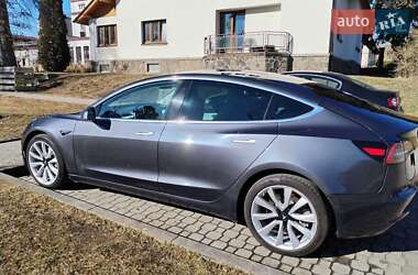 Седан Tesla Model 3 2019 в 