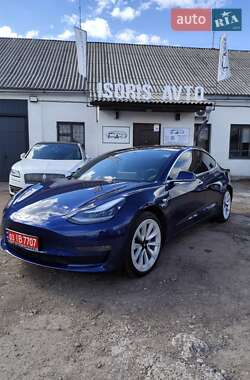 Седан Tesla Model 3 2019 в Чернигове