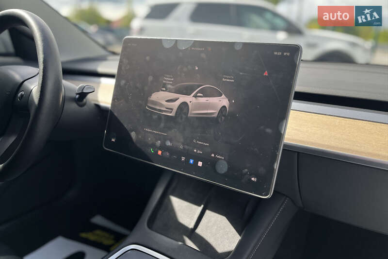Седан Tesla Model 3 2022 в Коломые