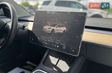 Седан Tesla Model 3 2022 в 