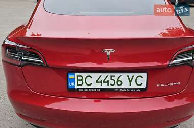 Седан Tesla Model 3 2023 в 