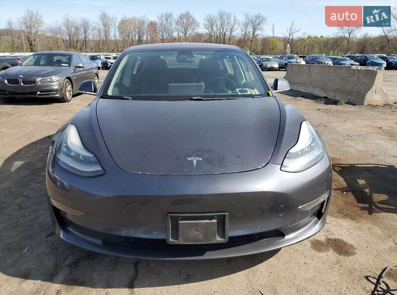 Седан Tesla Model 3 2018 в 