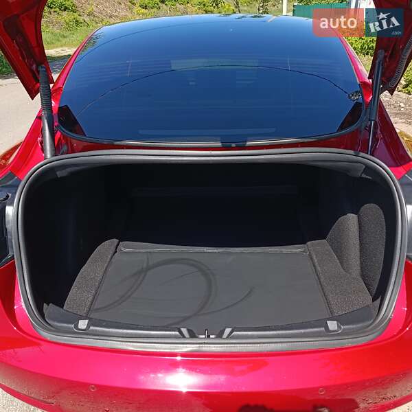 Седан Tesla Model 3 2021 в Києві