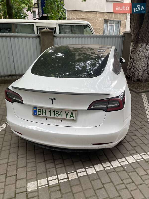 Седан Tesla Model 3 2018 в Одессе