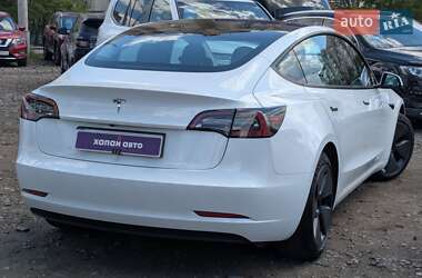 Седан Tesla Model 3 2021 в 