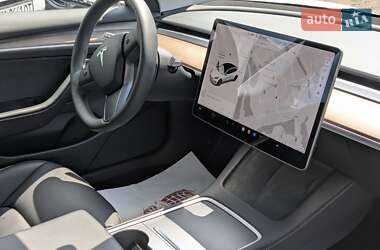Седан Tesla Model 3 2021 в 