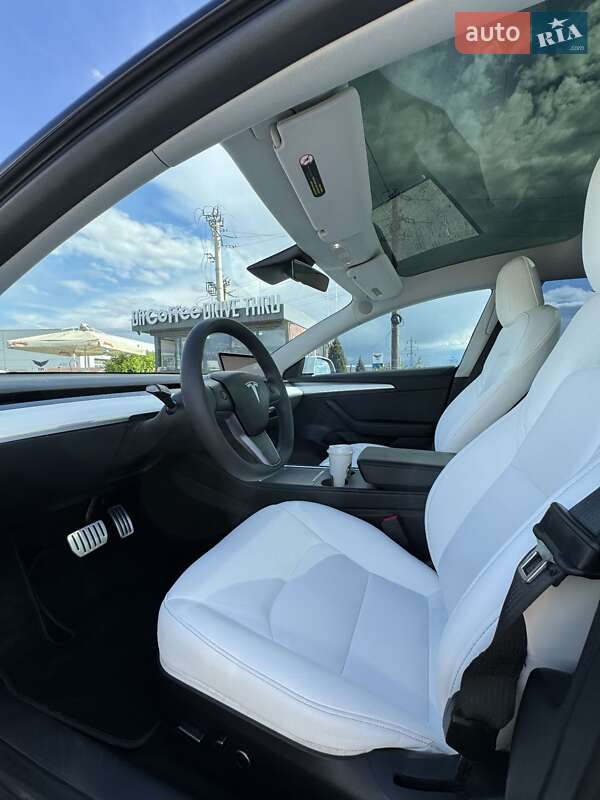 Седан Tesla Model 3 2022 в Тячеве