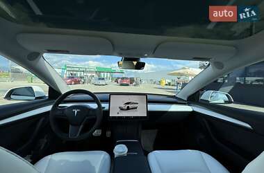 Седан Tesla Model 3 2022 в 