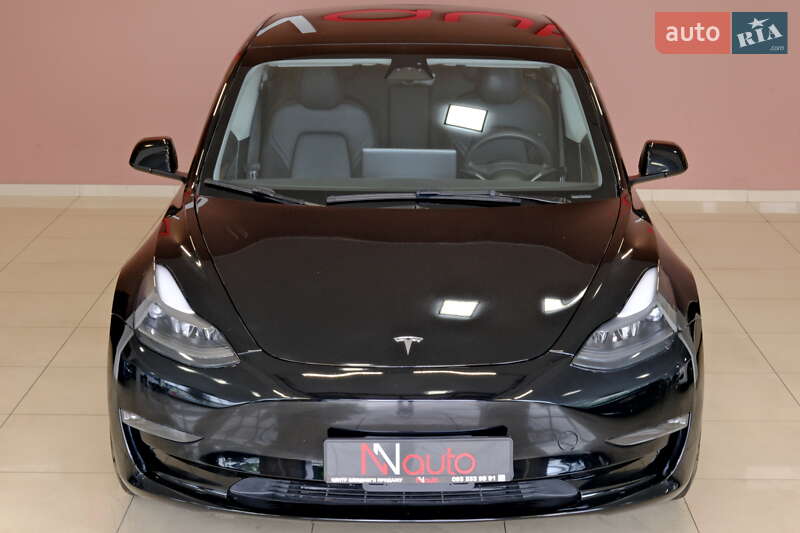 Седан Tesla Model 3 2023 в Одесі