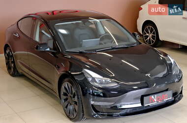 Седан Tesla Model 3 2024 в 
