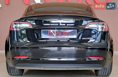 Седан Tesla Model 3 2024 в 
