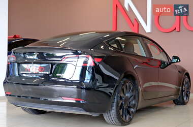 Седан Tesla Model 3 2024 в 