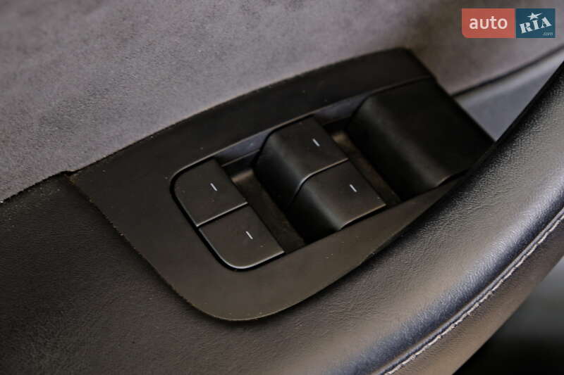 Седан Tesla Model 3 2023 в Одесі