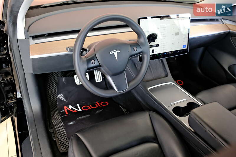 Седан Tesla Model 3 2023 в Одесі