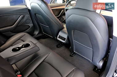 Седан Tesla Model 3 2024 в 