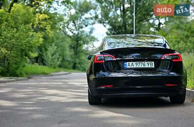 Седан Tesla Model 3 2019 в Киеве