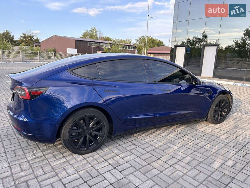 Седан Tesla Model 3 2020 в 