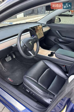 Седан Tesla Model 3 2020 в 