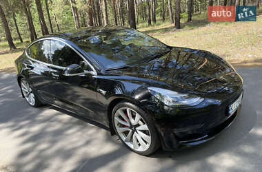 Седан Tesla Model 3 2019 в 