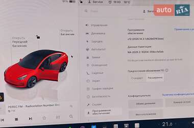 Седан Tesla Model 3 2022 в 