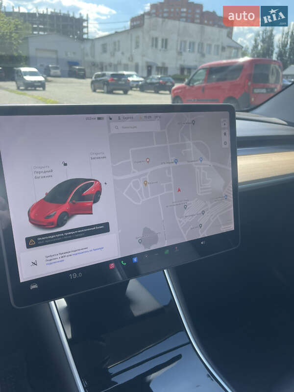 Седан Tesla Model 3 2020 в Киеве