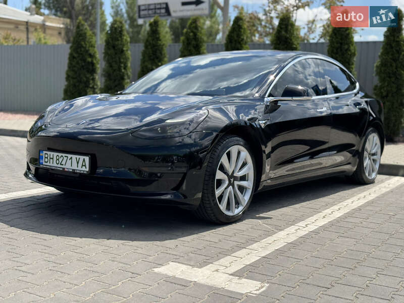 Седан Tesla Model 3 2018 в Одесі