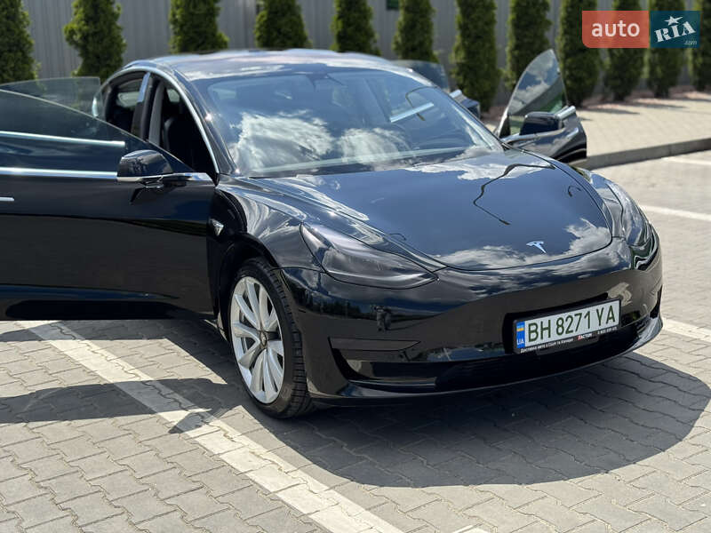 Седан Tesla Model 3 2018 в Одесі